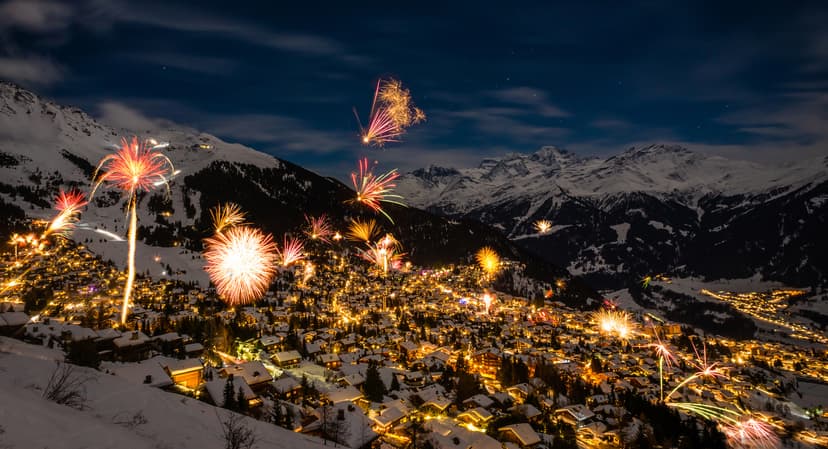 https://a.storyblok.com/f/150663/2351x1275/b2fceeefd4/verbier-ski-resort.jpg