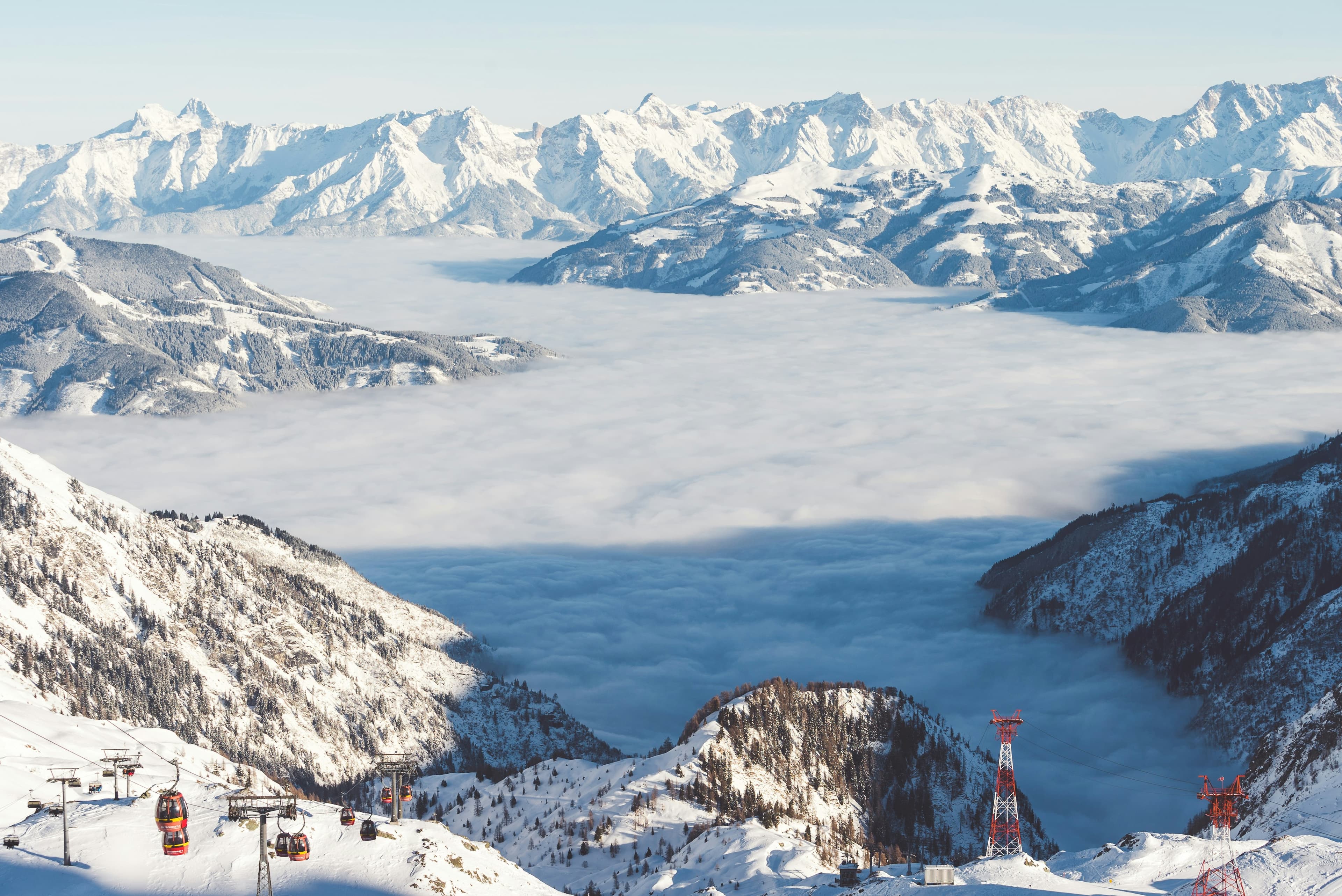 Kitzsteinhorn-glacier-ski-lifts-Austria